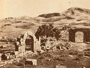VESTIGES ROMAINS ET HAUTS PLATEAU 000002 ANNOUNA RUINES DE DEUX PETITS ARCS